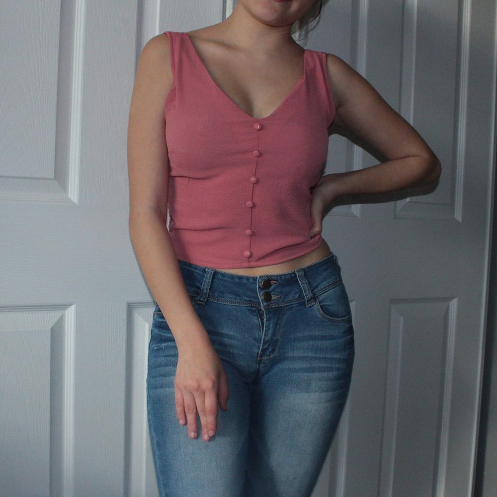 V-neck crop top